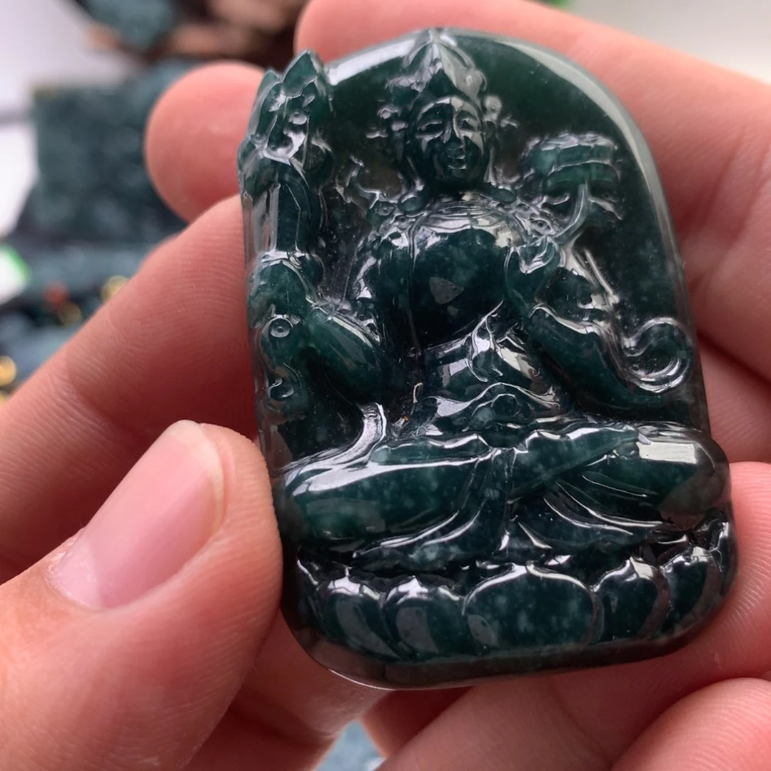 颈饰未镶嵌翡翠虚空