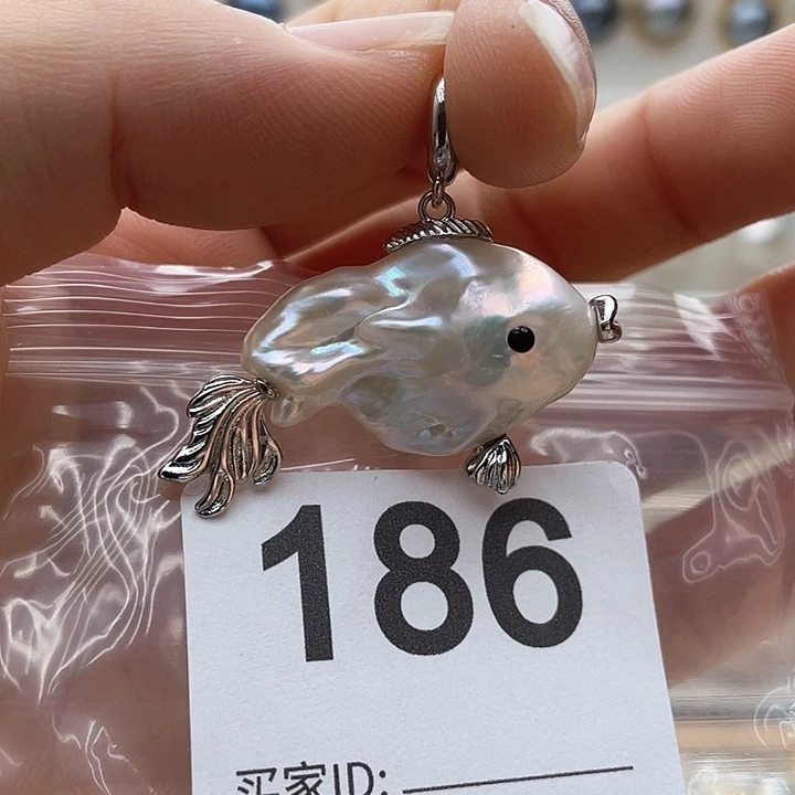 未镶嵌天然珍珠。  漏 漏 漏淡水珍珠