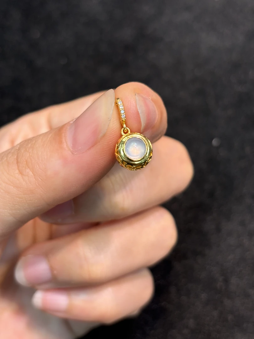 天然缅甸翡翠A货18k金高冰蛋面万能扣提溜吊坠