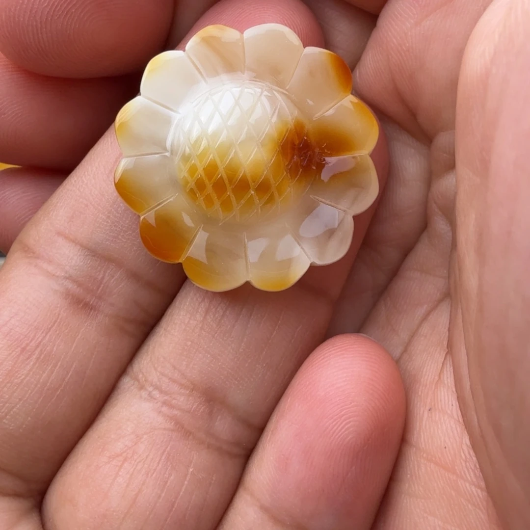 未镶嵌琥珀裸石4克