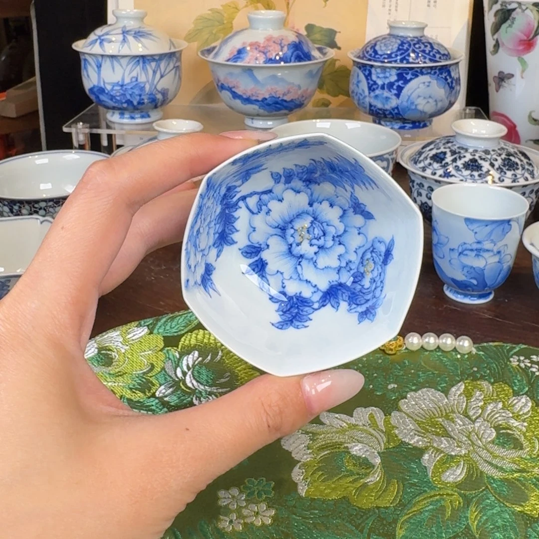 青樵轩青花牡丹小六方杯