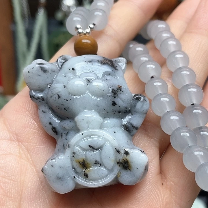 未镶嵌蛇纹石玉颈饰