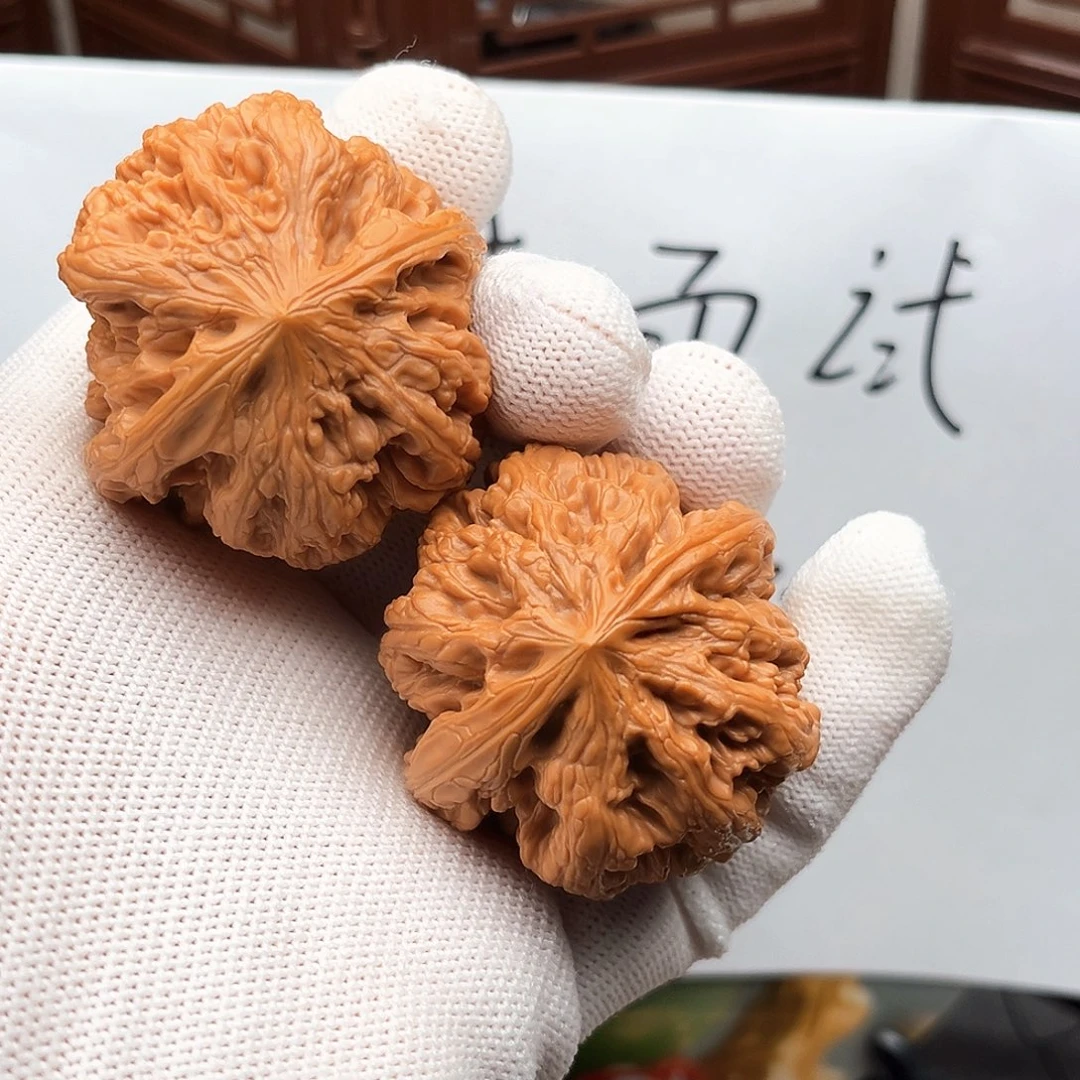 文玩核桃吊坠粗筋
