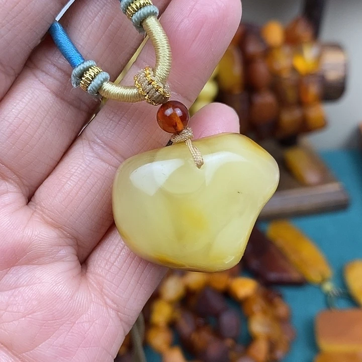 蜜蜡未镶嵌颈饰吊坠