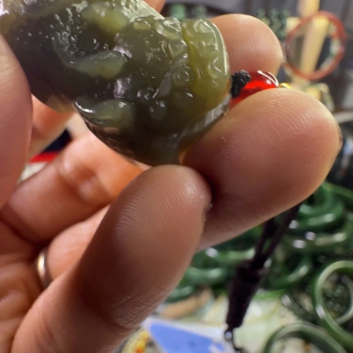 和田玉（糖玉）未镶嵌颈饰貔貅