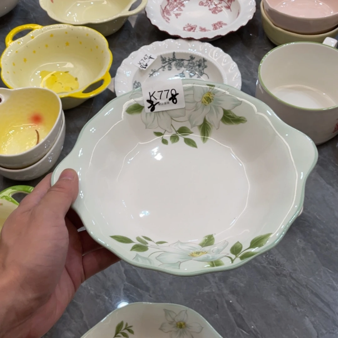 陶瓷微瑕餐具介意勿拍，满18飞！