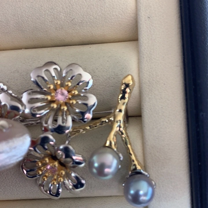 未镶嵌胸饰海水珍珠