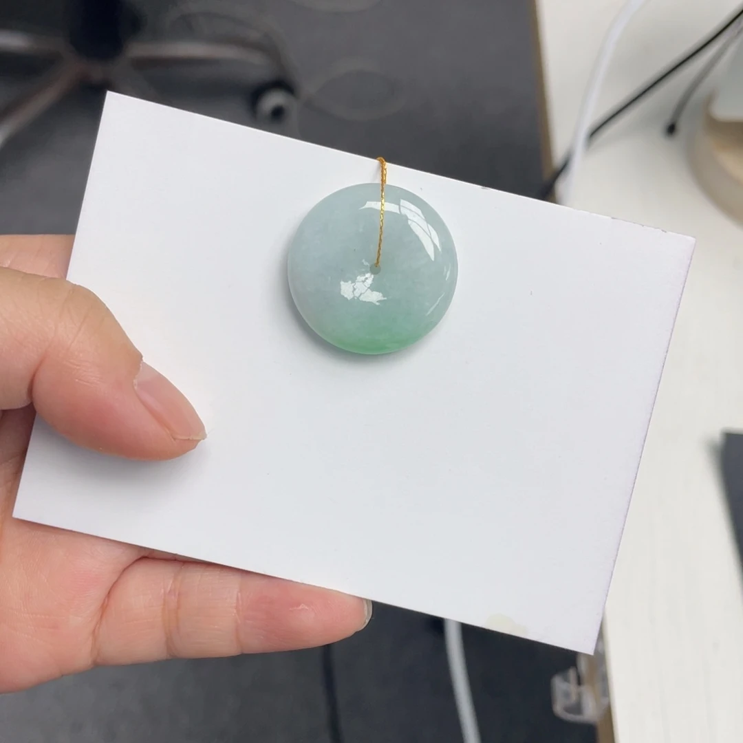 翡翠未镶嵌颈饰平安扣