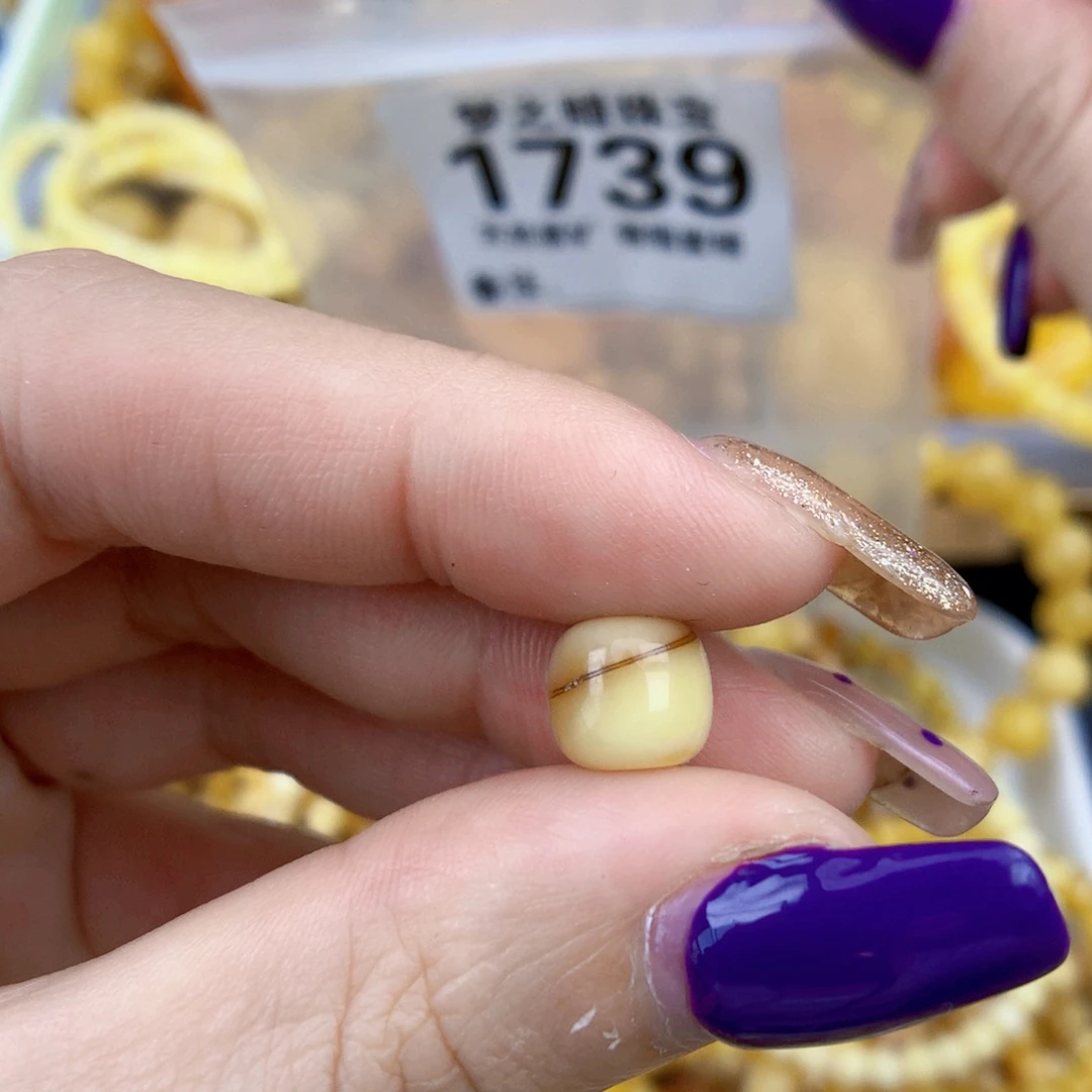 琥珀未镶嵌珠宝奇石8.7