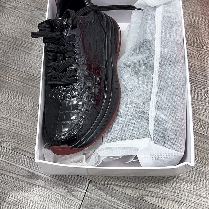 用***0磨砂皮（牛皮）鳄鱼运动42码