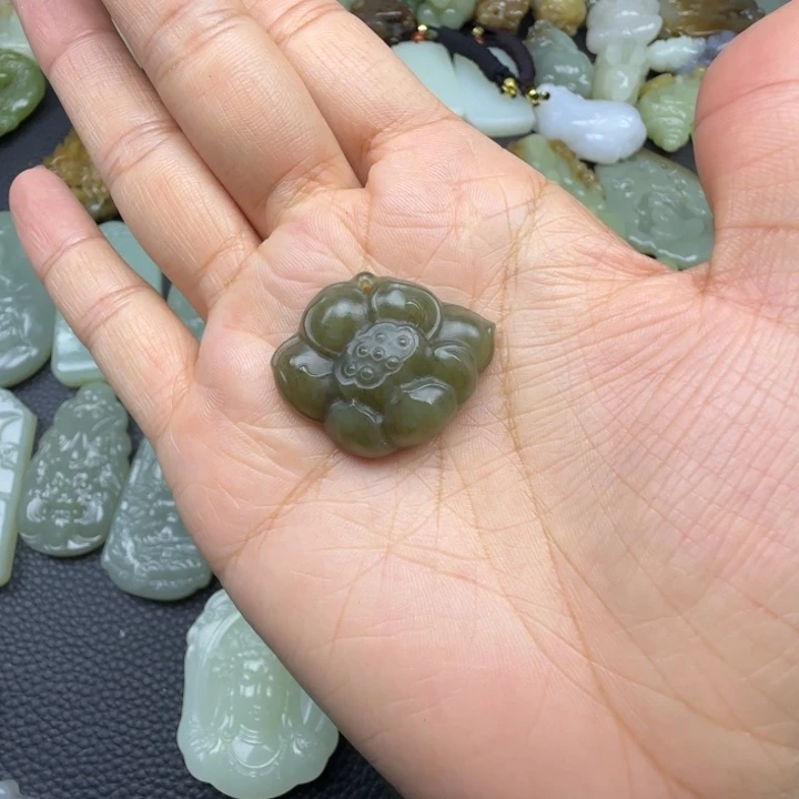 和田玉未镶嵌珠宝奇石