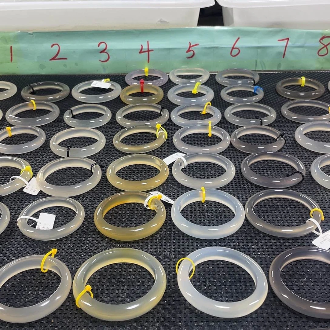 手镯玛瑙/玉髓未镶嵌