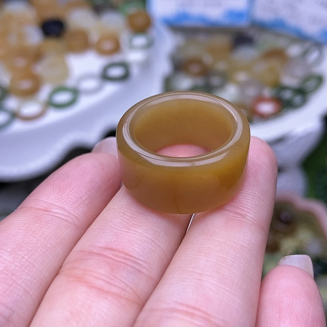 未镶嵌戒指和田玉18红油糖