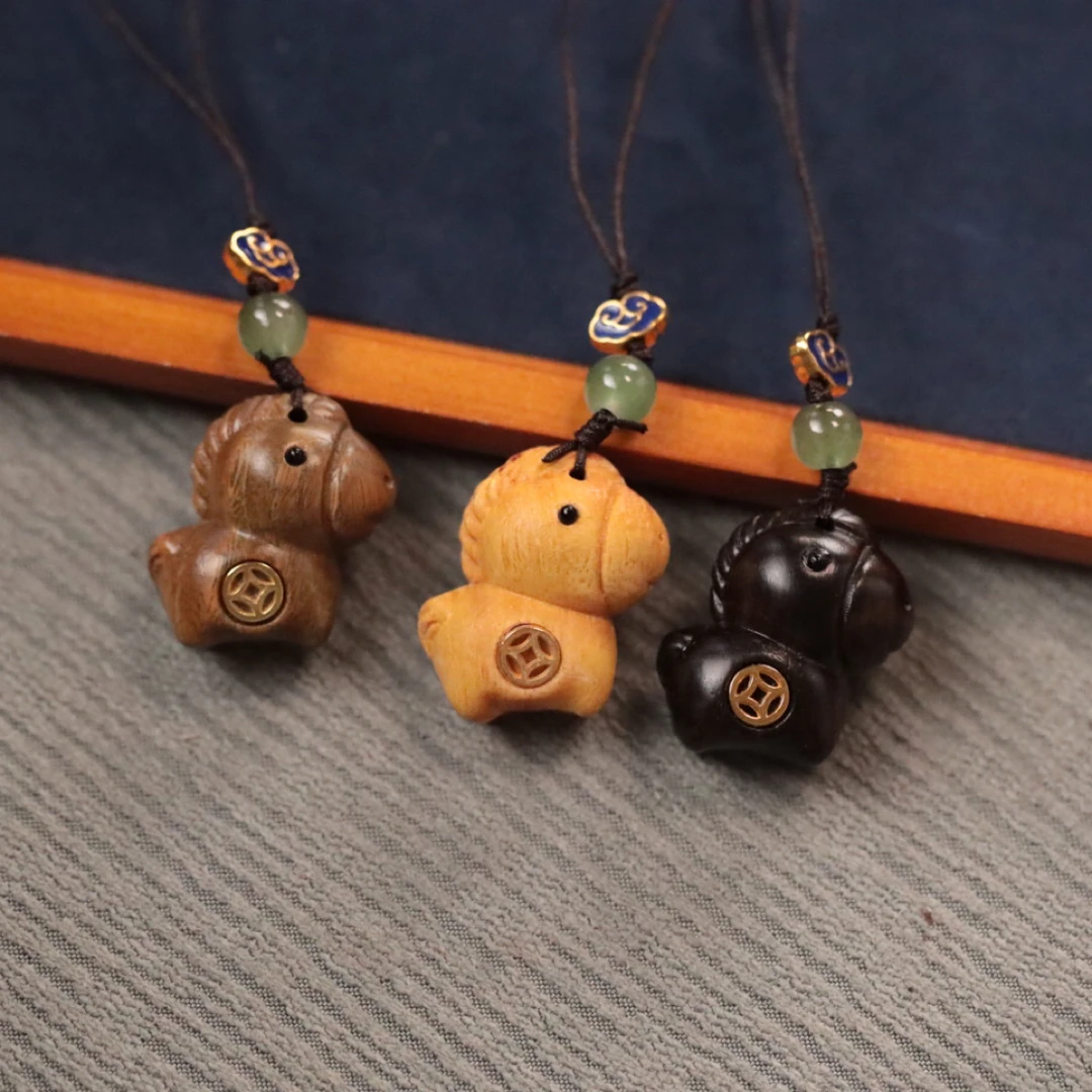 绿檀+黄杨木+紫光檀【小马挂件各一个】尺寸：1.6x2.8x2.7cm