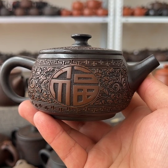 撒****^建水紫陶满雕壶微瑕特价