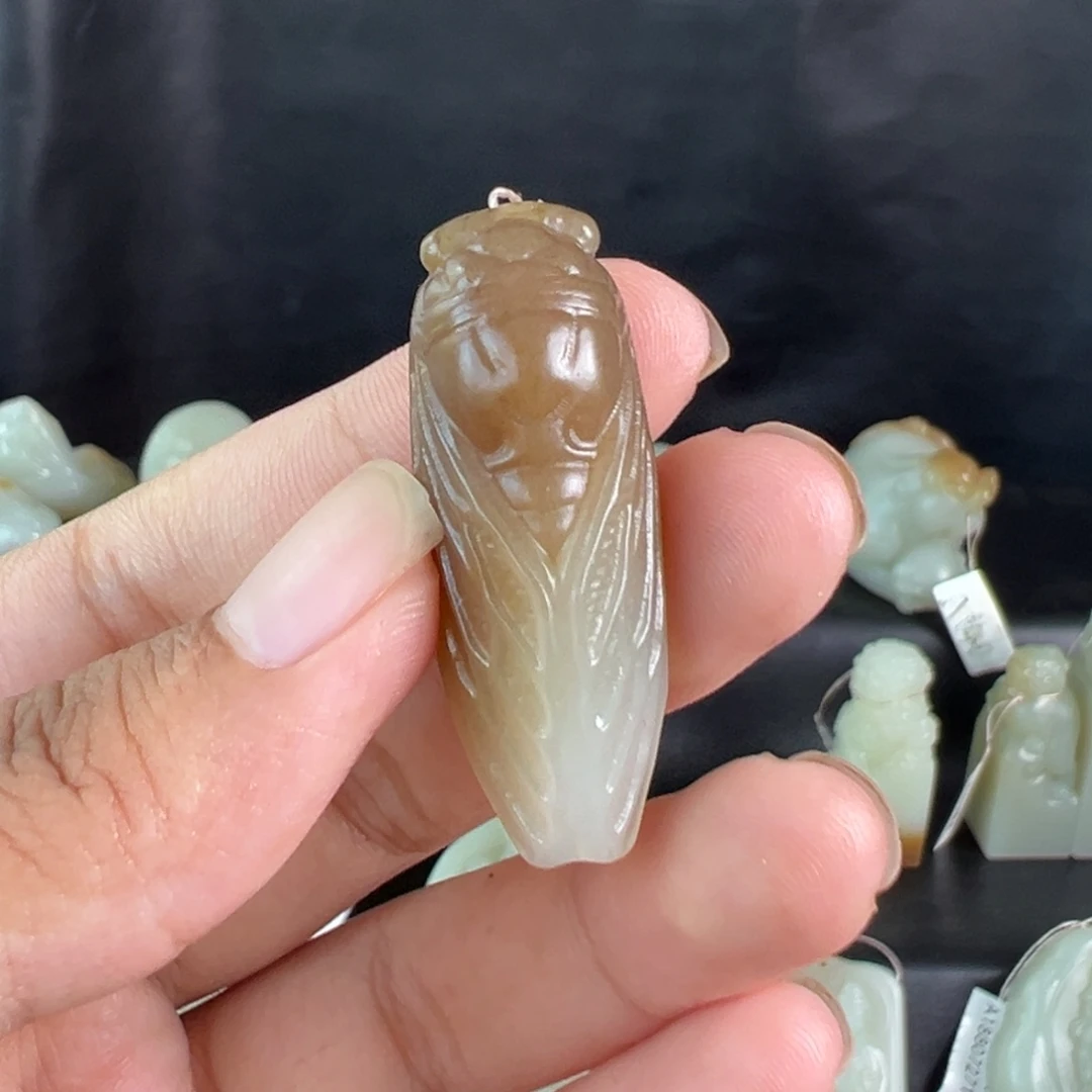 颈饰未镶嵌和田玉（糖玉）