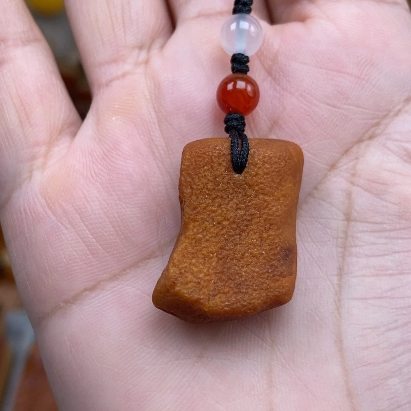 【闪购商品】琥珀颈饰未镶嵌
