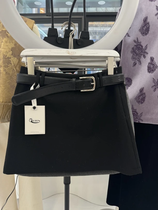 黑色韩版毛呢短裙