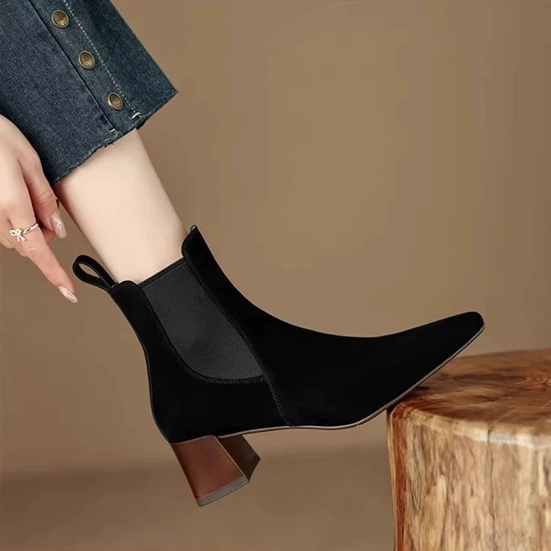 WB567短靴女2024秋单靴中跟粗跟尖头磨砂皮松紧套筒切尔西靴