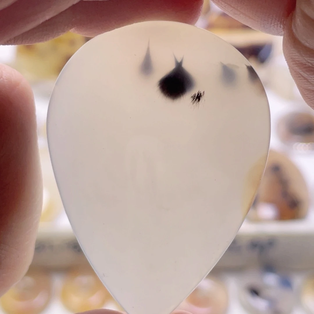 玛瑙/玉髓未镶嵌珠宝奇石