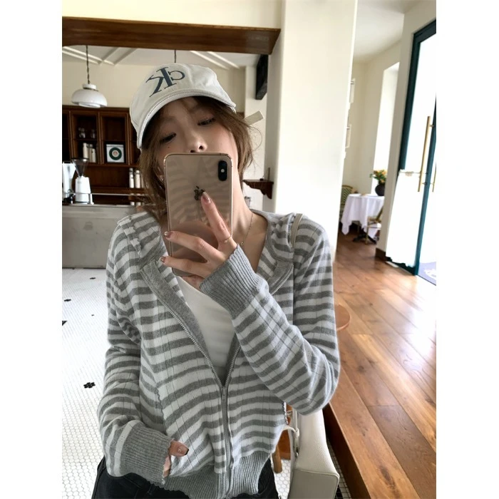 复古撞色条纹连帽长袖针织外套女早秋宽松防晒开衫慵懒风拉链上衣