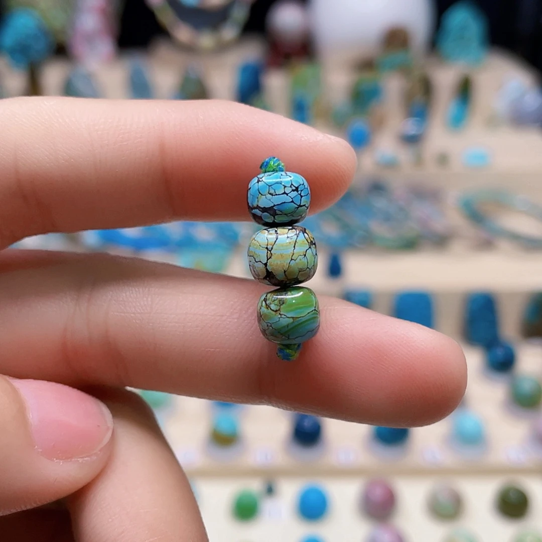 绿松石未镶嵌颈饰