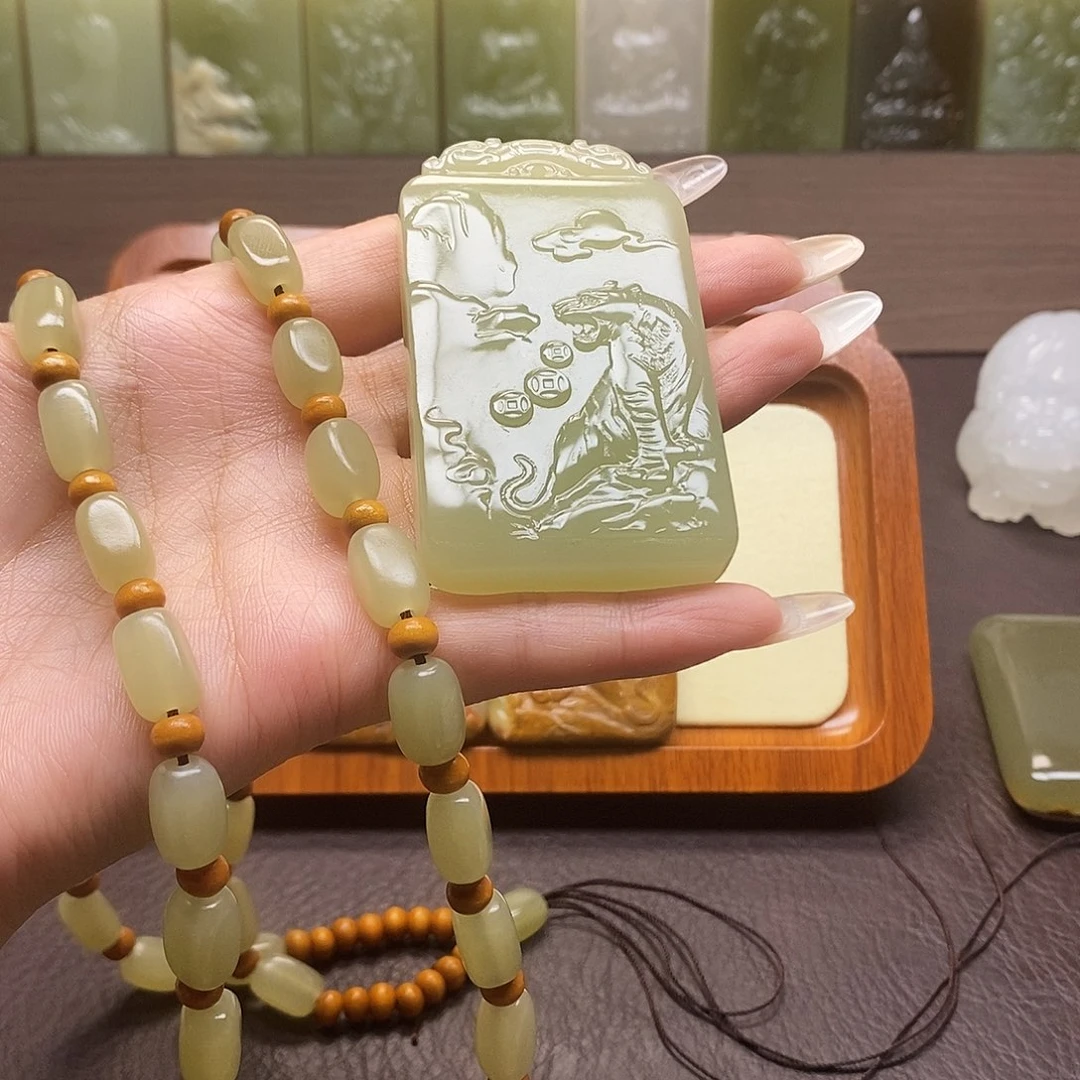 新疆昆仑山料方解石玉