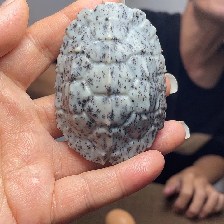 和田玉未镶嵌把件