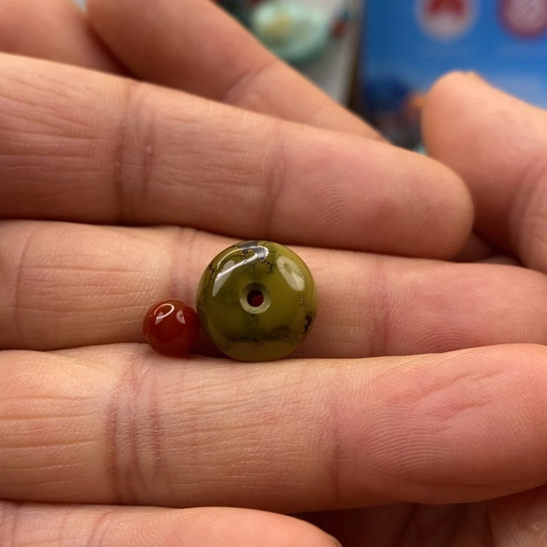 南红玛瑙未镶嵌珠宝奇石