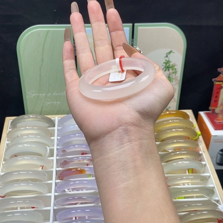 玛瑙/玉髓手镯未镶嵌