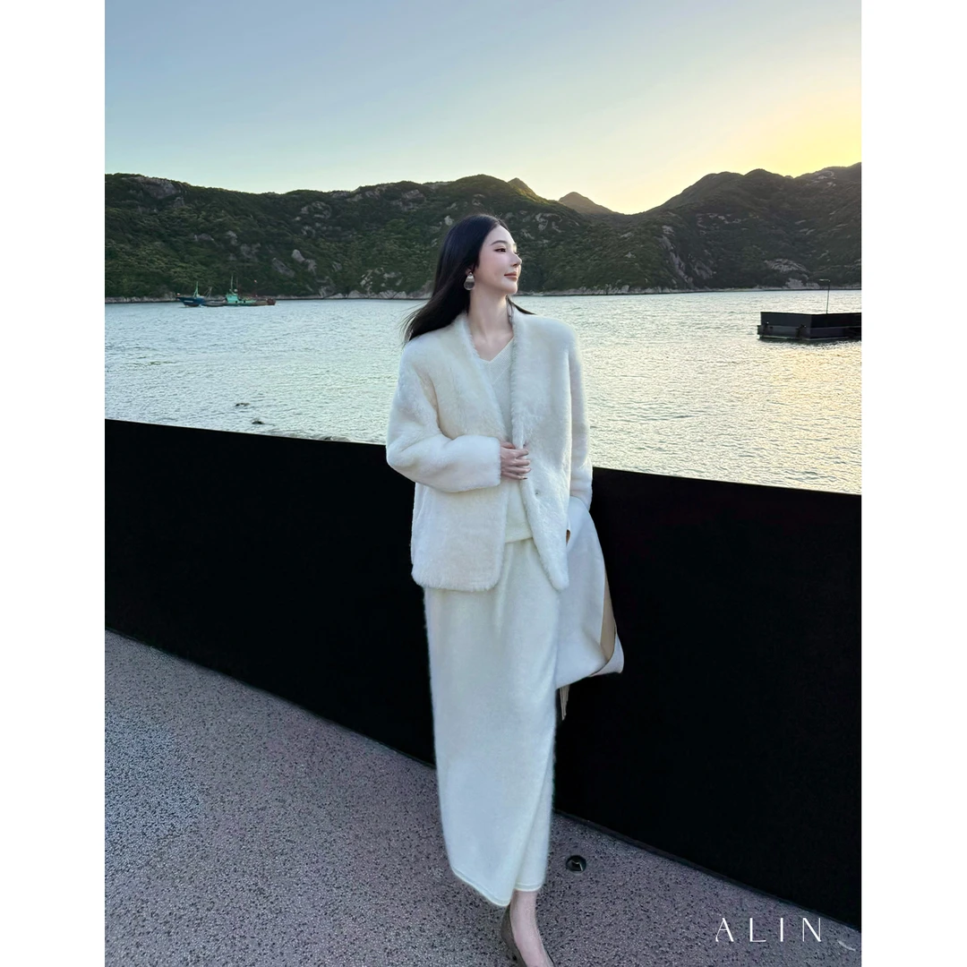 阿琳ALIN【雪落枝头】羊皮草美利奴巴卡皮毛一体V领外套女AL5OCW12