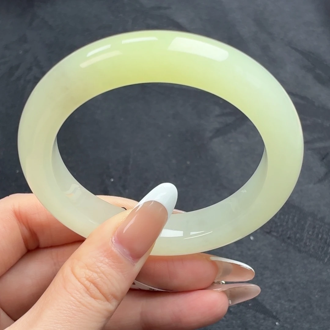 和田玉未镶嵌手镯冰黄口一口特色