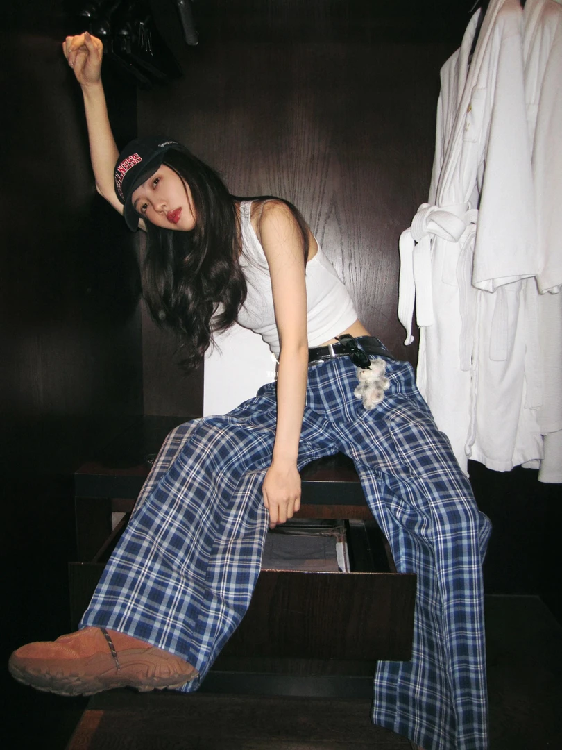 蔡文静明星同款小众复古设计感修胯宽松直筒垂感阔腿休闲格子裤女