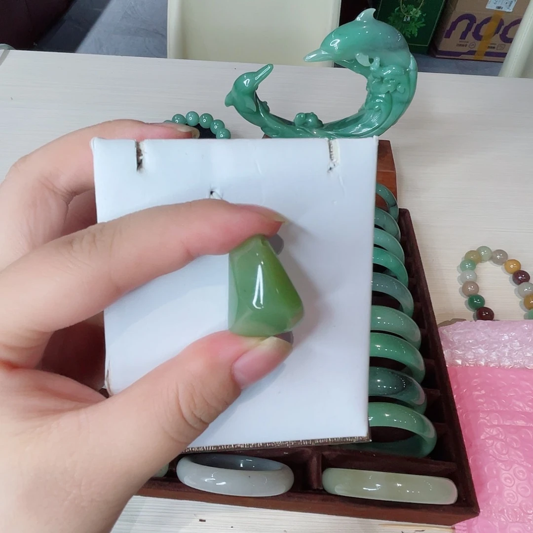 密玉（石英质玉）未镶嵌颈饰