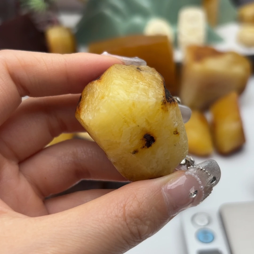 定制琥珀未镶嵌傲*龍