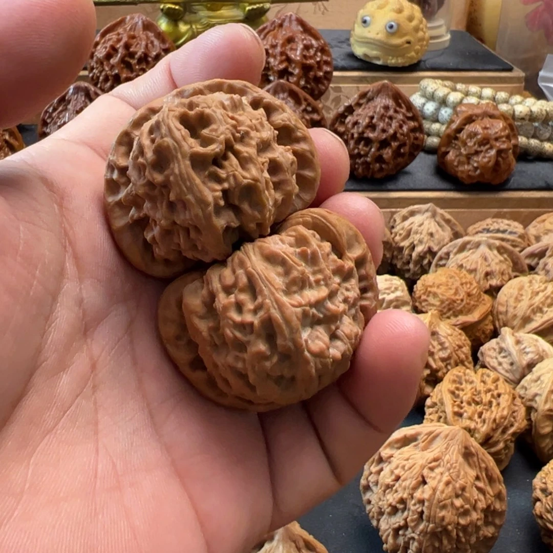 把件文玩核桃文玩核桃，闷尖白有修