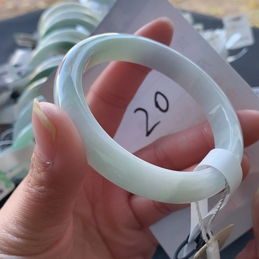 翡翠未镶嵌手镯57.5圈口手镯