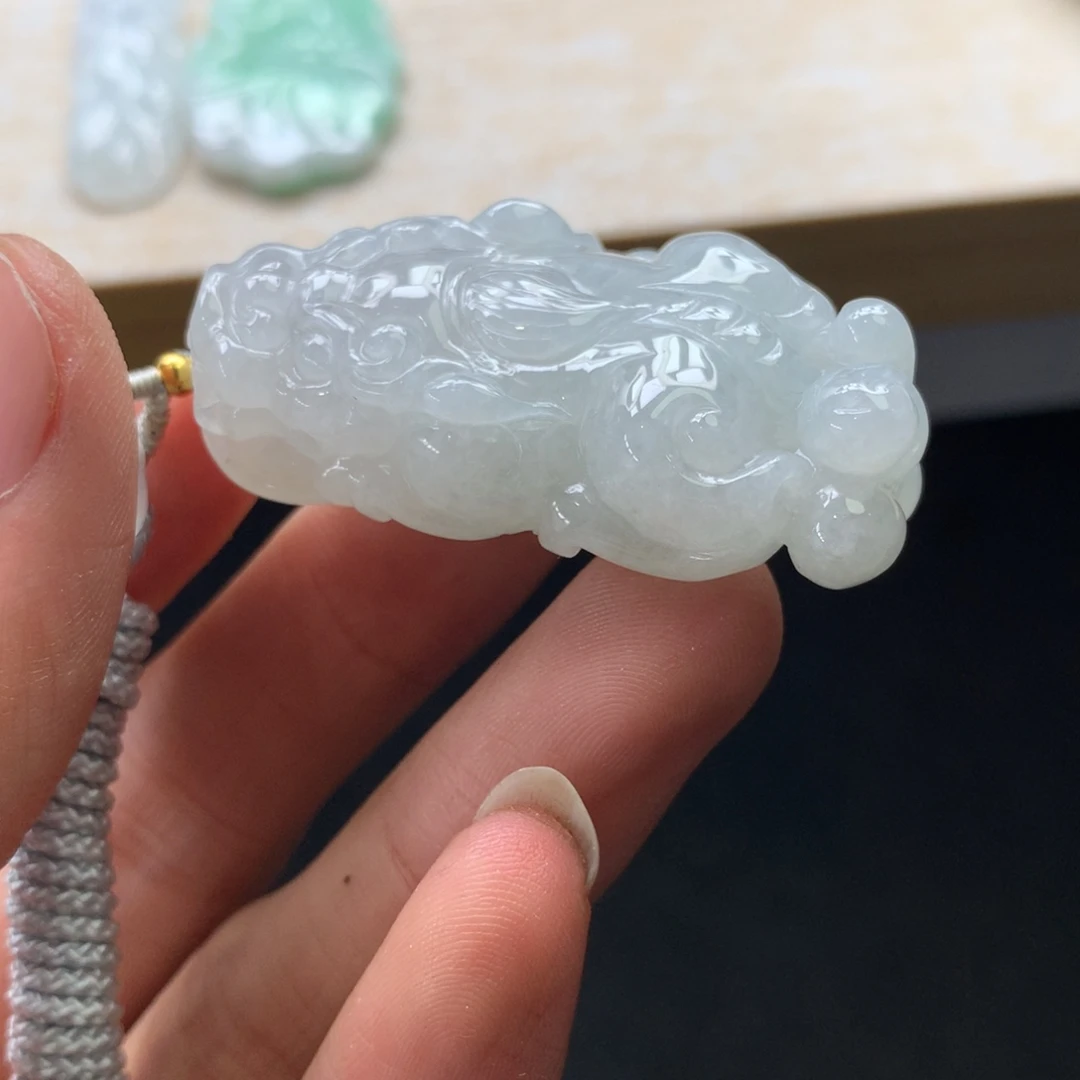 翡翠未镶嵌颈饰吊坠