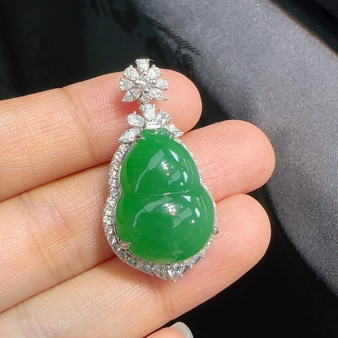 翡翠吊坠(不含链)18K金镶嵌