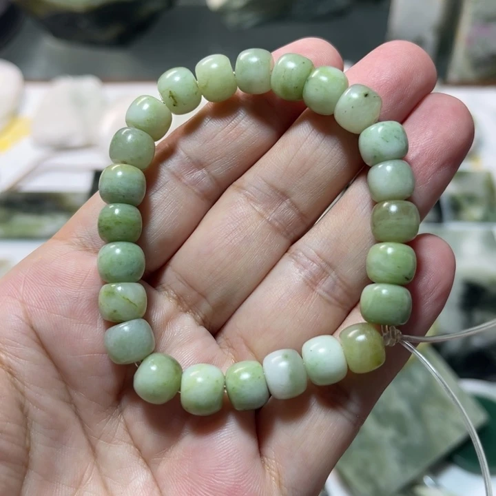 未镶嵌独山玉颈饰