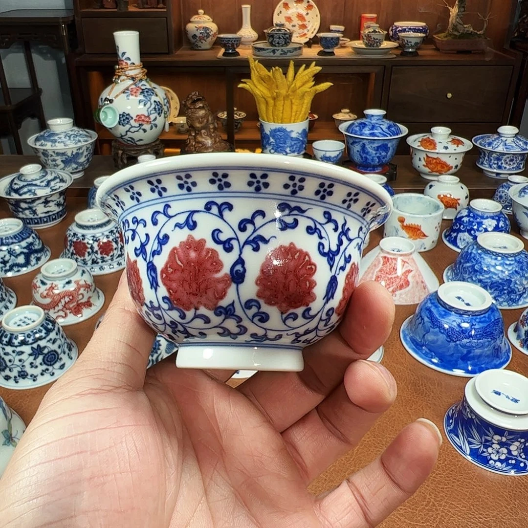青花釉里红缠枝莲压手杯