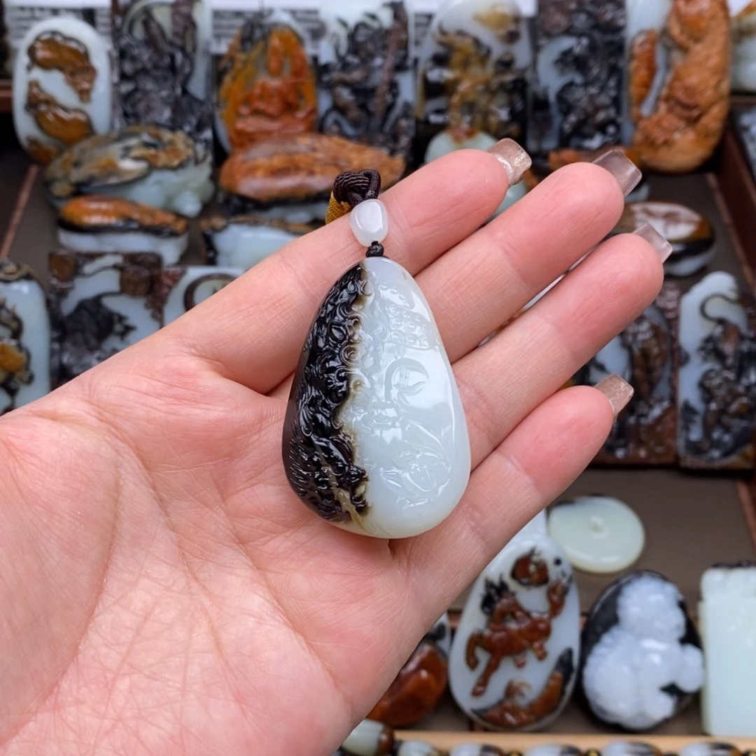 颈饰未镶嵌和田玉