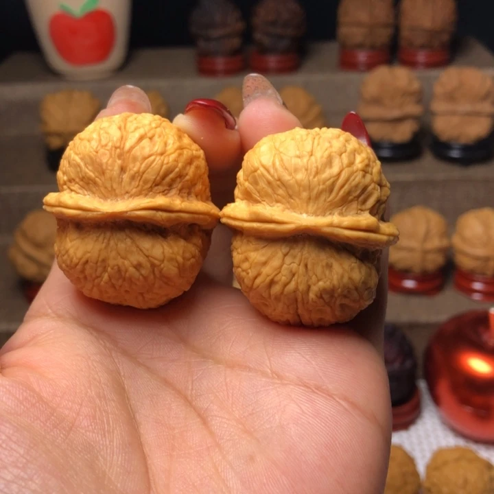 文玩核桃把件49铁狮子