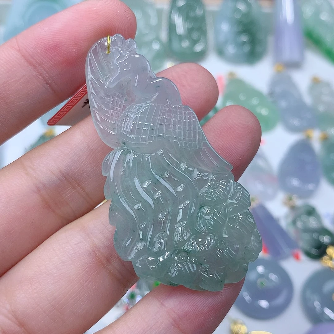 翡翠颈饰未镶嵌孔雀