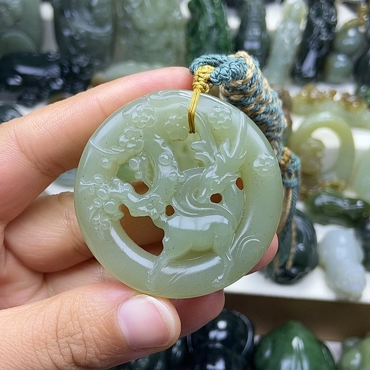 和田玉未镶嵌颈饰