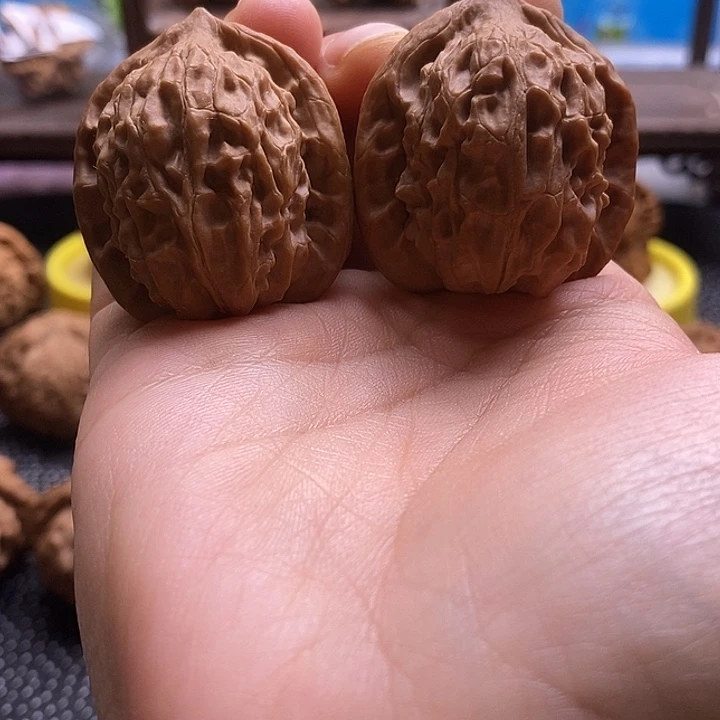 文玩核桃吊坠金牛35