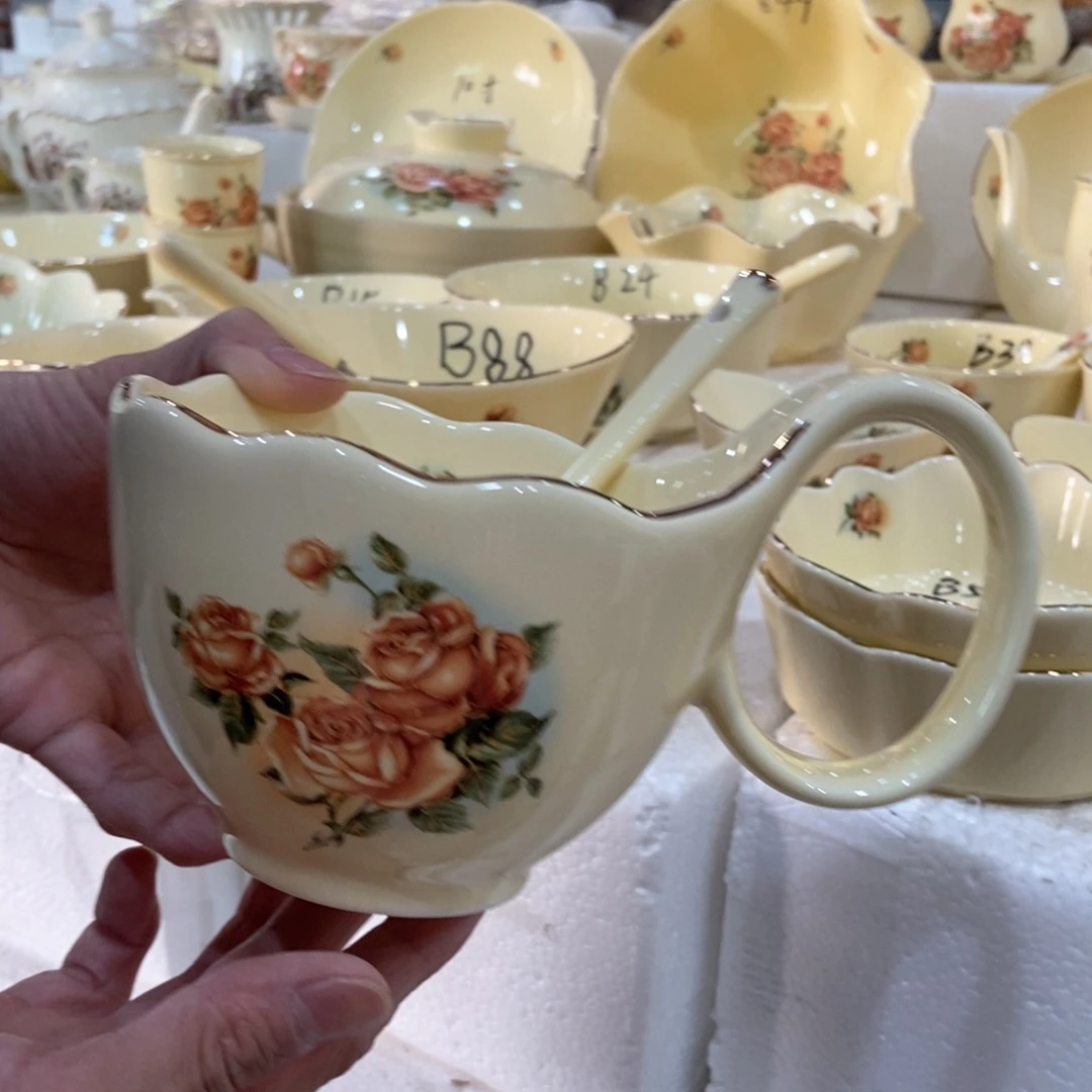 星博陶瓷……………………………………1