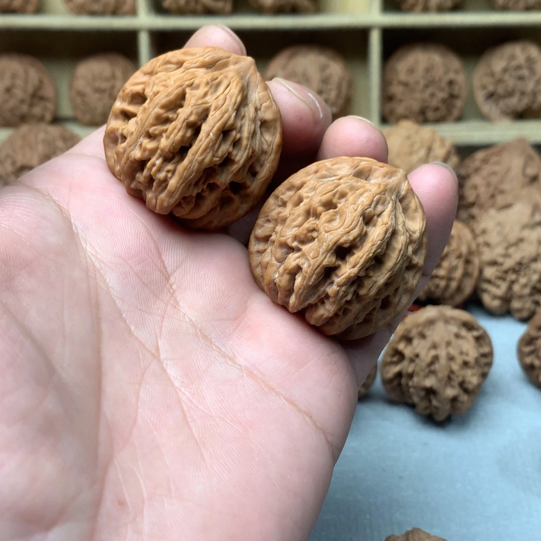 青***俊吊坠文玩核桃麦穗虎头