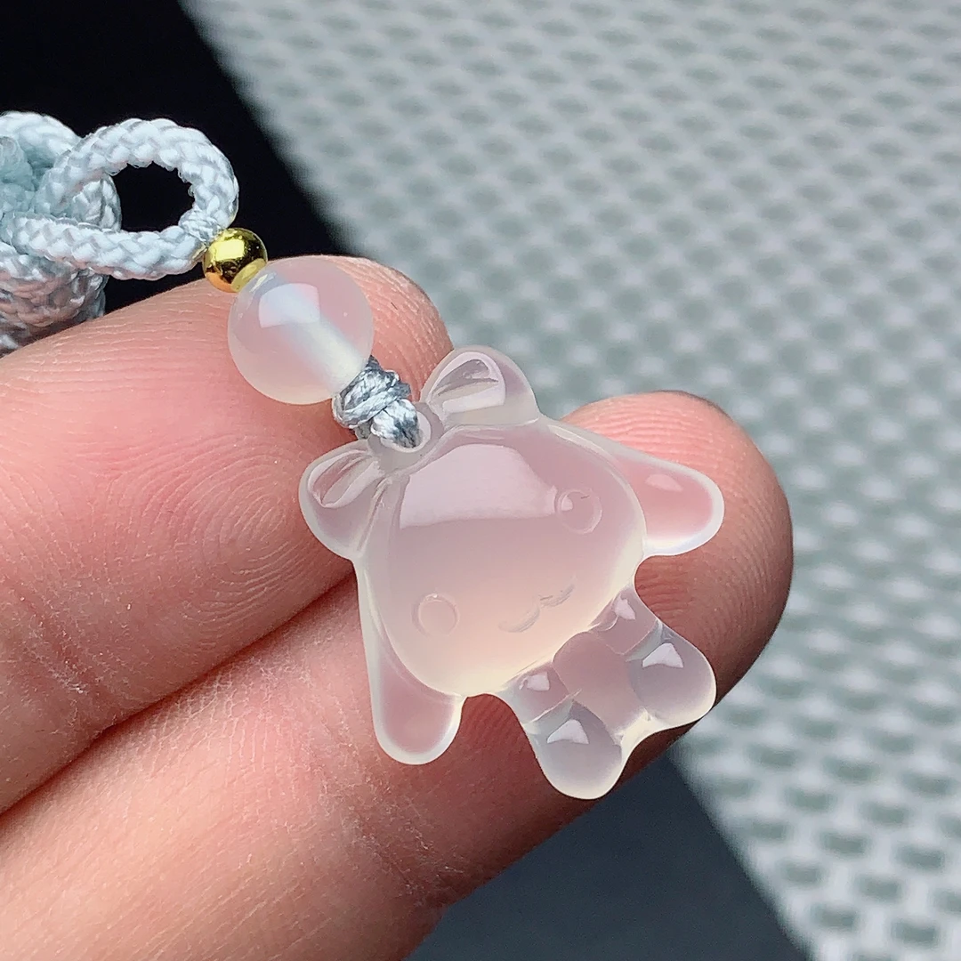 天然玛瑙玉髓白冰玉桂狗吊坠可爱生肖狗玉石挂件19.2/18.8/7.2mm