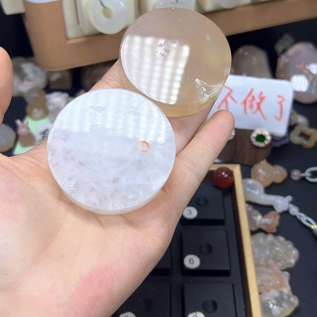 石英质玉未镶嵌吊坠(赠链)幼****友